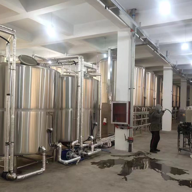 泸定精酿啤酒设备